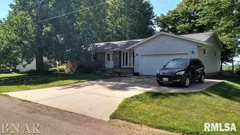 106 Weber Ln, Delavan, IL 61734 photo 1