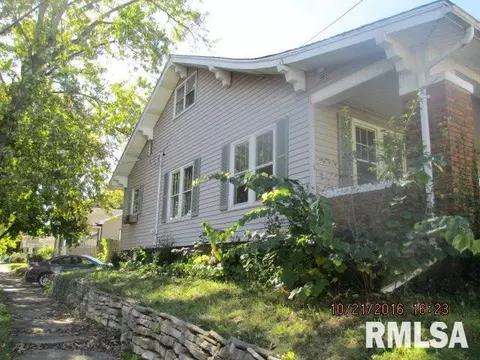 440 E Ash St, Canton, IL 61520 photo 2