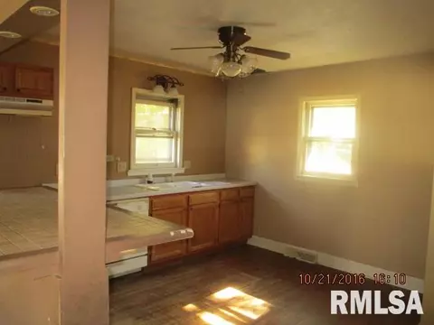 440 E Ash St, Canton, IL 61520 photo 5