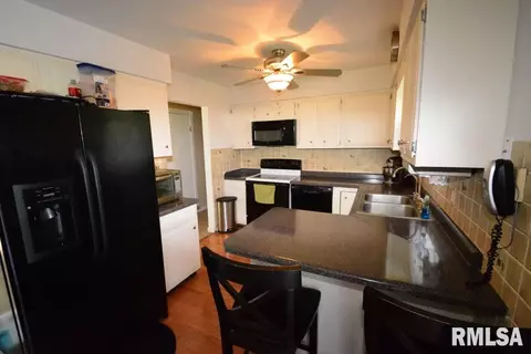 120 Breen Ave, Bradford, IL 61421 photo 8