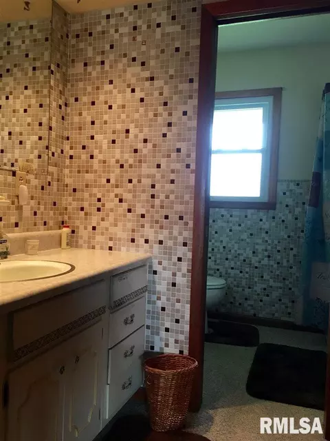 2213 Maple Ave, Macomb, IL 61455 photo 15
