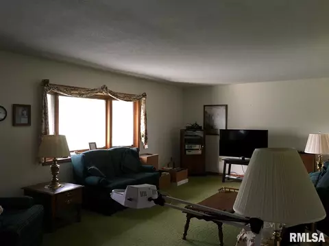 2213 Maple Ave, Macomb, IL 61455 photo 7