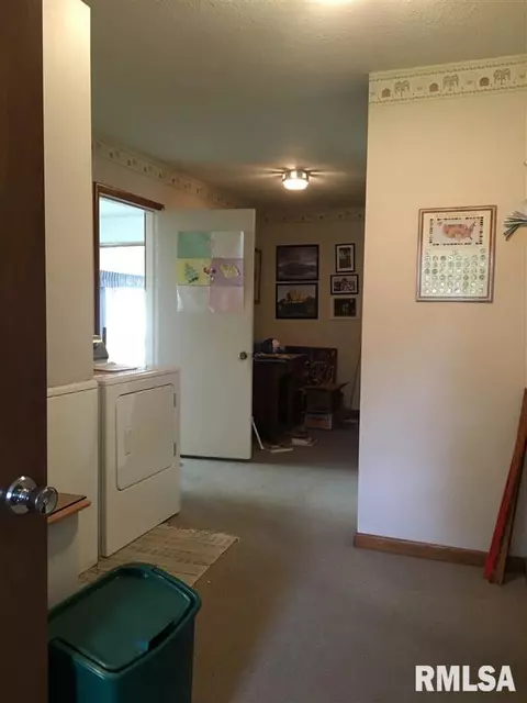 2213 Maple Ave, Macomb, IL 61455 photo 11