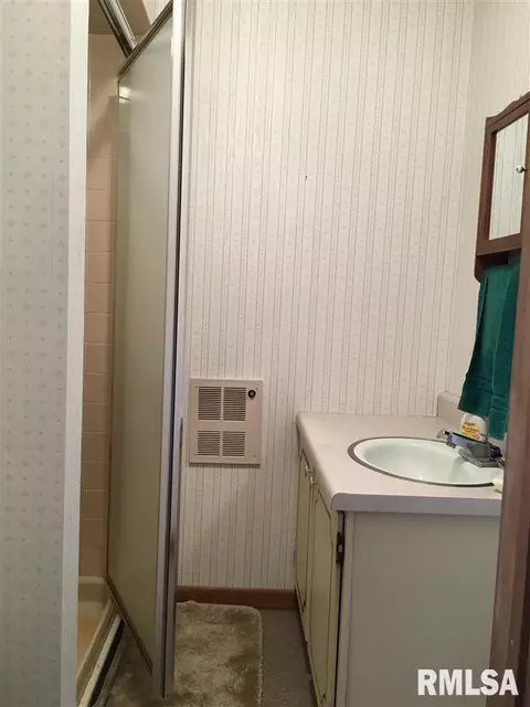 2213 Maple Ave, Macomb, IL 61455 photo 12