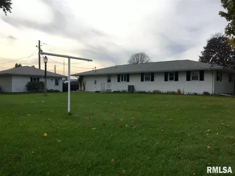 2213 Maple Ave, Macomb, IL 61455 photo 22