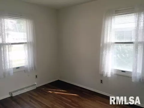 1240 Sunview, Canton, IL 61520 photo 9