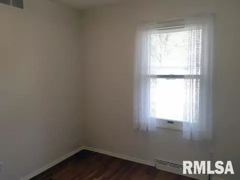 1240 Sunview, Canton, IL 61520 photo 10