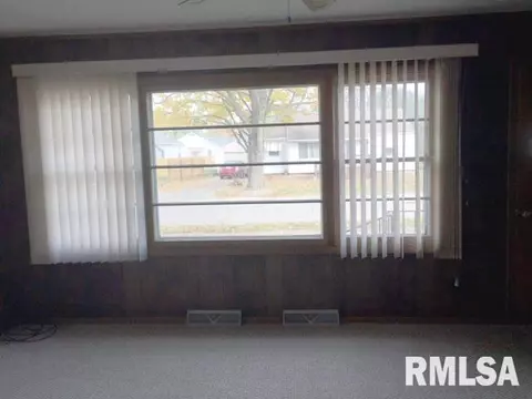 1240 Sunview, Canton, IL 61520 photo 7