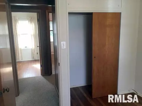 1240 Sunview, Canton, IL 61520 photo 11