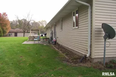 1691 E Myrtle St, Canton, IL 61520 photo 19