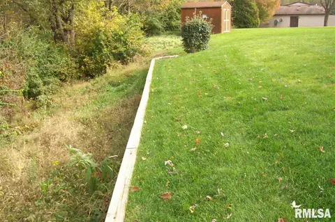 1691 E Myrtle St, Canton, IL 61520 photo 20
