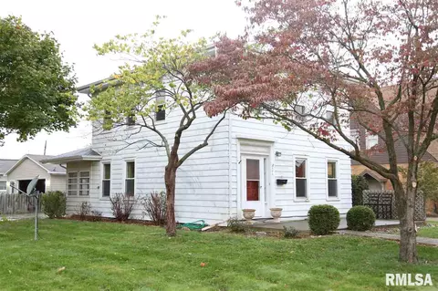 404 Darst St, Eureka, IL 61530 photo 2