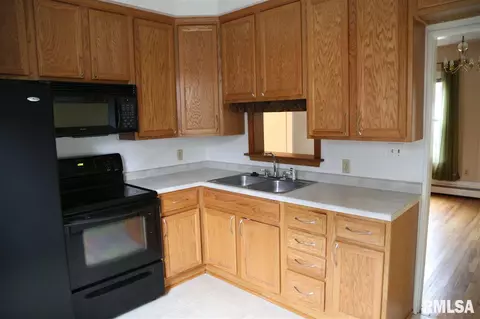 404 Darst St, Eureka, IL 61530 photo 10