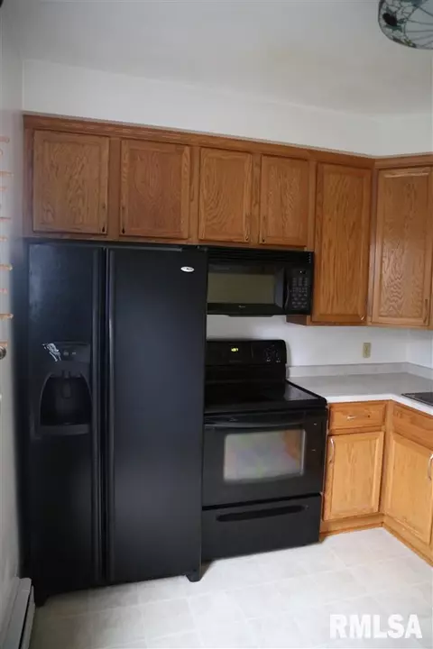 404 Darst St, Eureka, IL 61530 photo 8