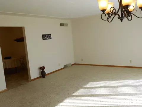 506 Linn, Benson, IL 61516 photo 5