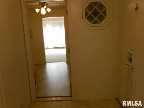 506 Linn, Benson, IL 61516 photo 11
