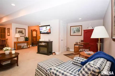 10 Bishops Ct, Washington, IL 61571 photo 30