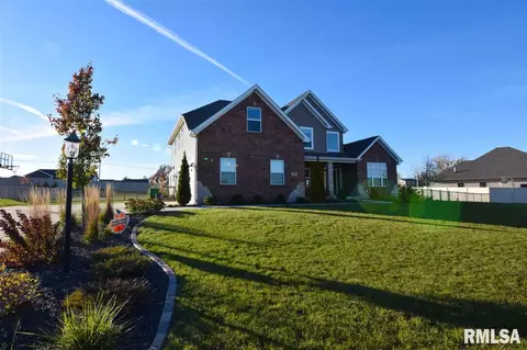 10 Bishops Ct, Washington, IL 61571 photo 2