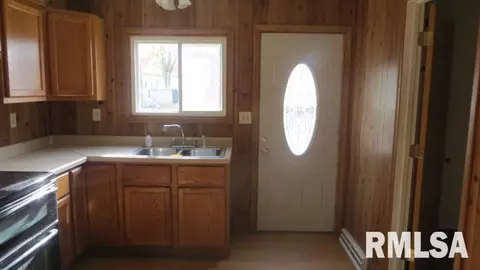 214 8th St, Lacon, IL 61540 photo 9