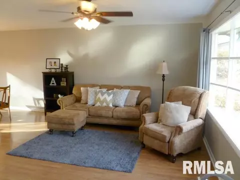 1343 N Forrest Dr, Metamora, IL 61548 photo 6