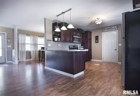 125 Harmony Ln, Macomb, IL 61455 photo 3