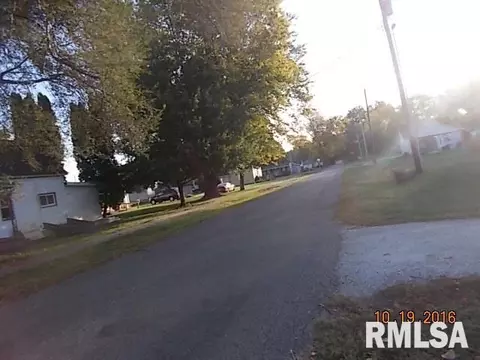 641 E Van Buren St, Cuba, IL 61427 photo 7