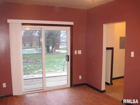 305 E 3rd St, Delavan, IL 61734 photo 16
