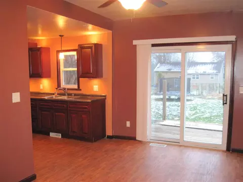 305 E 3rd St, Delavan, IL 61734 photo 10