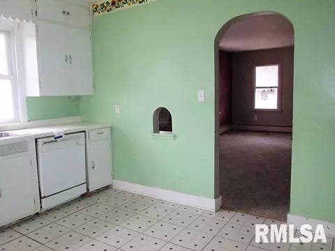 517 E Willcox Ave, Peoria, IL 61603 photo 7