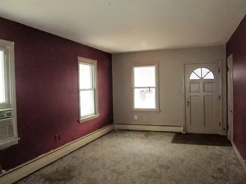 517 E Willcox Ave, Peoria, IL 61603 photo 4