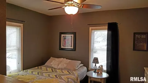 737 E Ash, Canton, IL 61520 photo 5