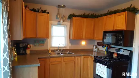737 E Ash, Canton, IL 61520 photo 11