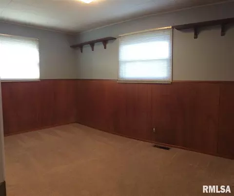844 Madelyn Ave, Macomb, IL 61455 photo 9