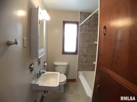 806 Birch, Kewanee, IL 61443 photo 13