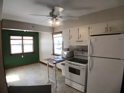806 Birch, Kewanee, IL 61443 photo 3