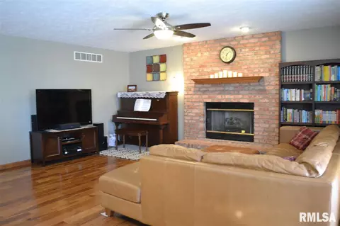 11211 N Jonathans Way, Dunlap, IL 61525 photo 12