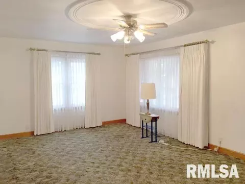 645 Baxter Ct, Canton, IL 61520 photo 4