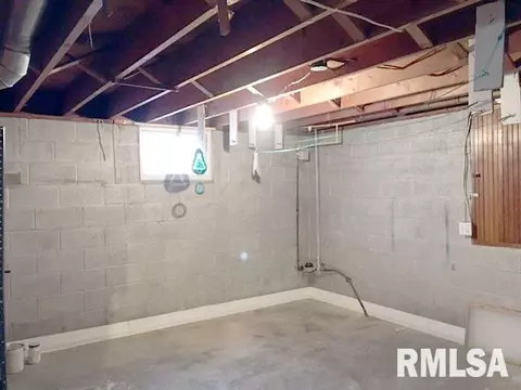 645 Baxter Ct, Canton, IL 61520 photo 15