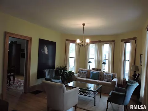 617 S Randolph St, Macomb, IL 61455 photo 7
