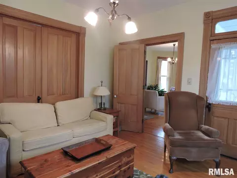 617 S Randolph St, Macomb, IL 61455 photo 9
