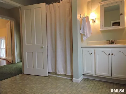 617 S Randolph St, Macomb, IL 61455 photo 25