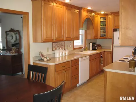 909 E Madison St, Metamora, IL 61548 photo 9