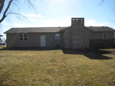 909 E Madison St, Metamora, IL 61548 photo 2