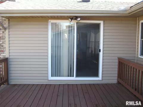 909 E Madison St, Metamora, IL 61548 photo 4