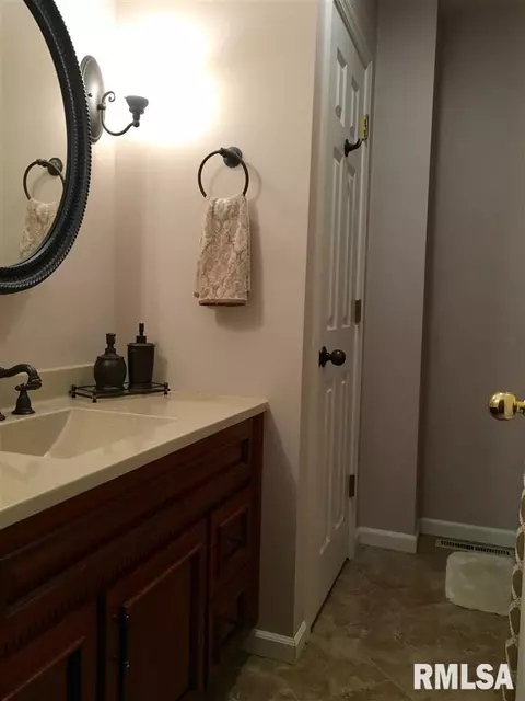 1131 Stacy Ln, Macomb, IL 61455 photo 14