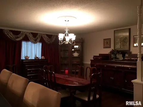 1131 Stacy Ln, Macomb, IL 61455 photo 4