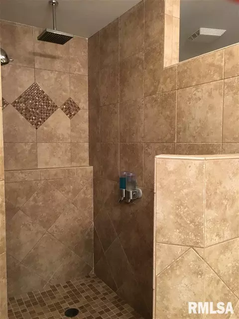 1131 Stacy Ln, Macomb, IL 61455 photo 25