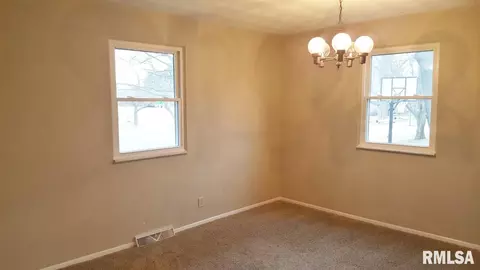 411 E Manor Dr, Metamora, IL 61548 photo 9