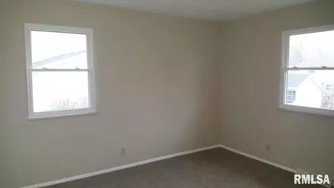411 E Manor Dr, Metamora, IL 61548 photo 10