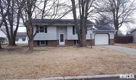 411 E Manor Dr, Metamora, IL 61548 photo 1
